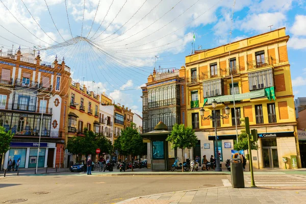 Sevilla Spanien November 2018 Kreuzung Triana Viertel Mit Unbekannten Triana — Stockfoto