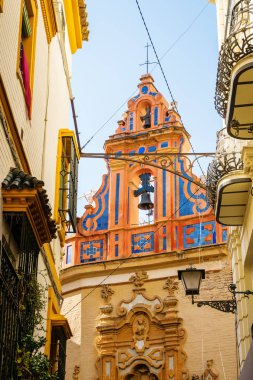 düşük bir açıdan görüş resim eski binalar Sevilla, İspanya