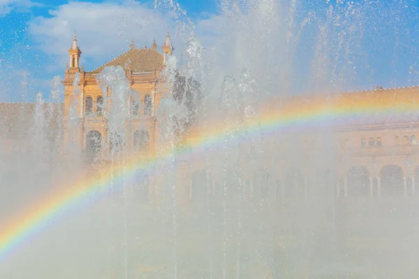 Imagen Arco Iris Una Fuente Frente Palacio Plaza España Sevilla —  Fotos de Stock