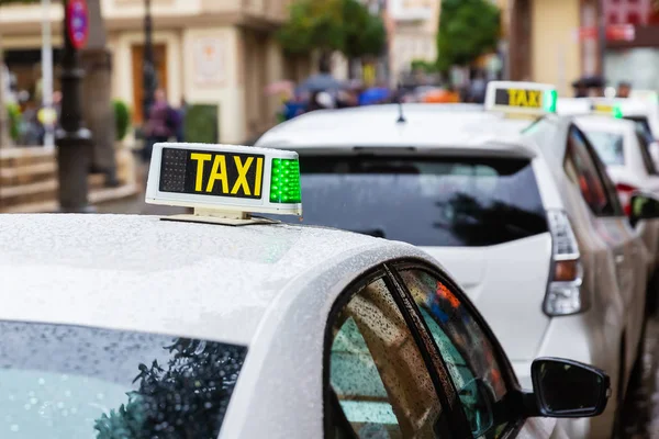 Фото Местных Такси Стоящих Ряд Севилье Испания — стоковое фото