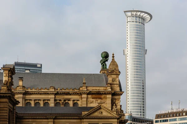 Frankfurt Main Duitsland Januari 2019 Historische Gebouw Naast Westend Tower — Stockfoto