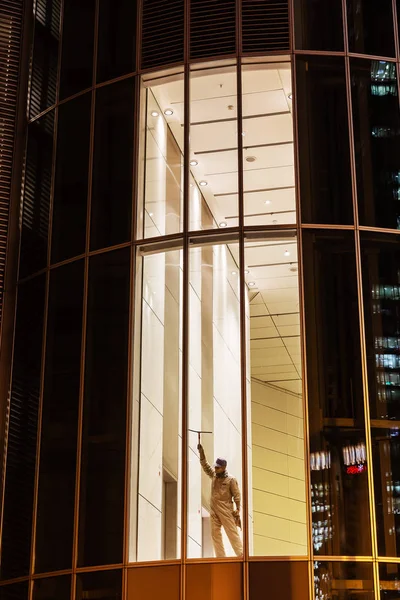 Fráncfort Del Meno Alemania Enero 2019 Escultura Limpiacristales Una Ventana —  Fotos de Stock