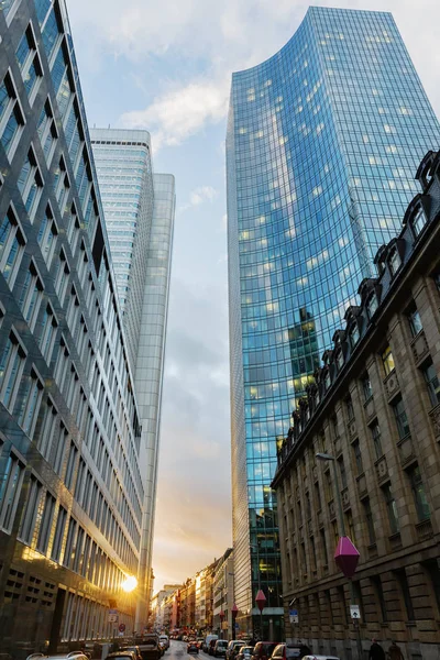 Frankfurt Main Alemanha Janeiro 2019 Desfiladeiro Rua Frankfurt Pôr Sol — Fotografia de Stock