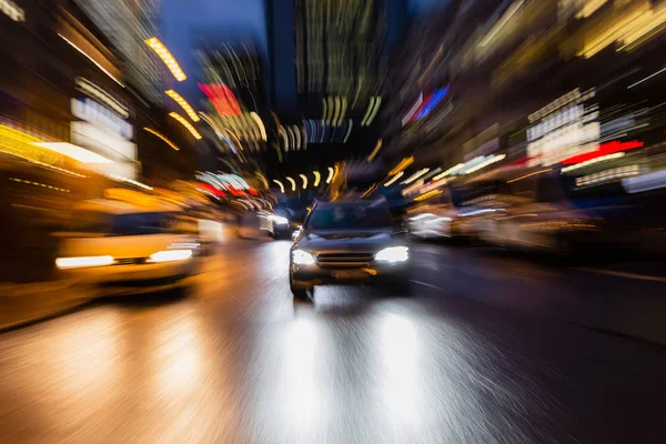 Straßenszene Bei Nacht Mit Kreativer Kamera Mit Zoomeffekt — Stockfoto