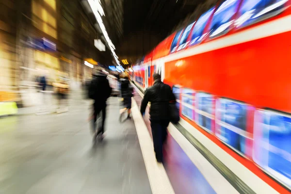 Escena Una Estación Tren Con Efecto Zoom Hecho Con Cámara —  Fotos de Stock