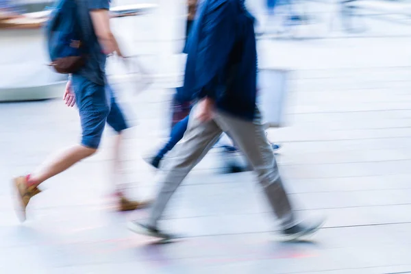 Imagen Gente Caminando Ciudad Desenfoque Movimiento — Foto de Stock