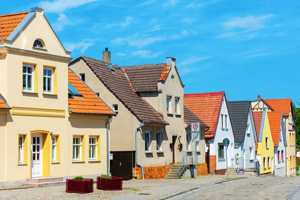 ベルゲン アウフ リューゲン島 ドイツの通りに沿って住宅の写真 — ストック写真