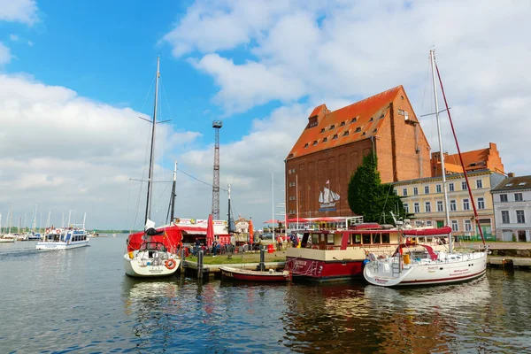 Stralsund Németország Május 2018 Kilátás Stralsund Kikötői Azonosítatlan Emberekkel Stralsund — Stock Fotó