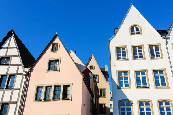 Obraz Dwuspadowym Fronty Domów Zabytkowego Starego Miasta Kolonii Niemcy — Zdjęcie stockowe