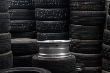 Stok işaretleme ile yeniden lastik 