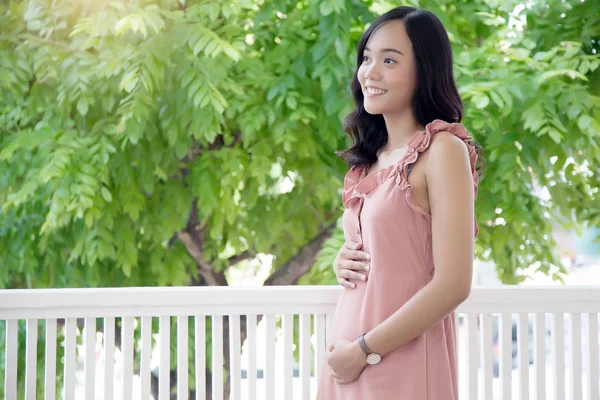 Asian Lady Carry Pregnancy New Baby Balcony First Time Baby — Stock Photo, Image