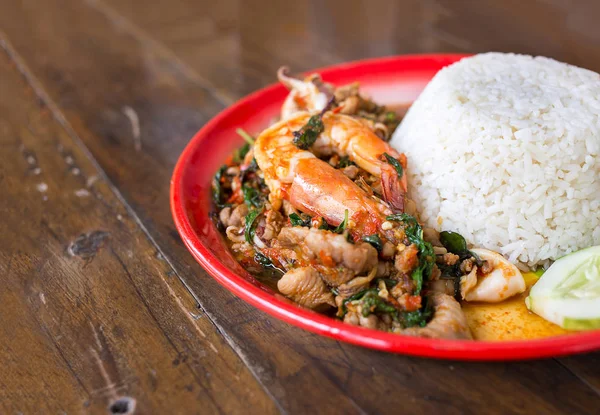 Fried Basil Mix Meat Pork Shrimp Chicken Famous Thai Food — Stock Photo, Image