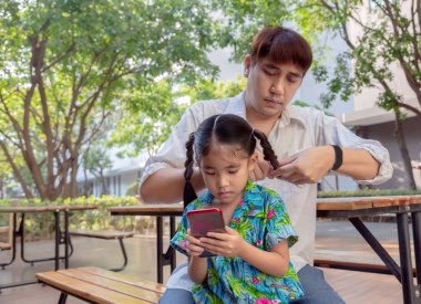 üvey baba kavramı baba aşk daugther pigtail yapmak