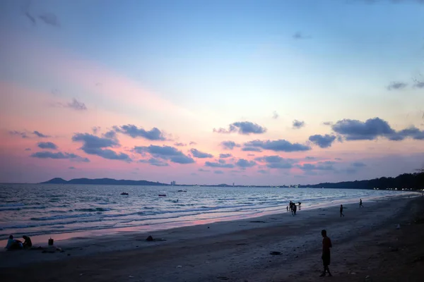 Romantic mpment oceanside horizon twilight sunset bach — Stock Photo, Image