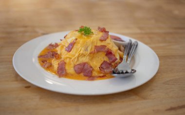 lav gibi pastırma ile gıda tasarımı omlet yumurta