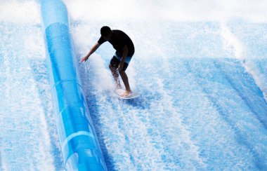 Açık hava sporları yapay su dalgası sörf tahtası