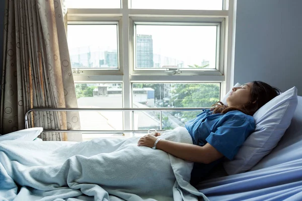 Paciente Dormindo Hospital Para Buscar Oportunidade Melhor Vida Pacientes Estão — Fotografia de Stock