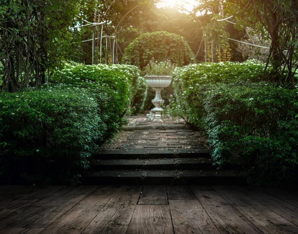 Klassische Englische Gartendekoration Park Bei Sonnenaufgang — Stockfoto