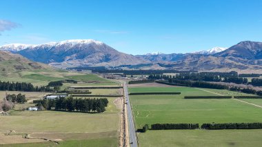 İHA 'nın geniş tarım ve tarım alanı perspektifi Güney Adası NZ' nin göbeğinde.