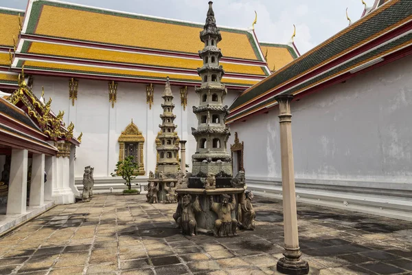 Wat Pho Tempel Des Liegenden Buddhas Der Hof Bangkok Thailand — Stockfoto