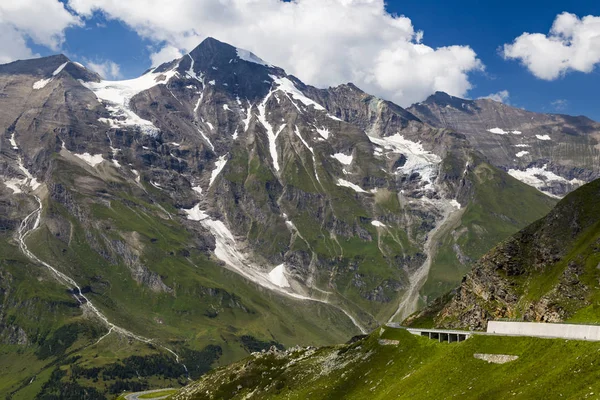 Paysage Alpin Été Des Vallées Vertes Des Sommets Montagneux Recouverts — Photo