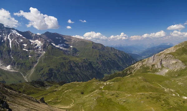 Paysage Alpin Été Des Vallées Vertes Des Sommets Montagneux Recouverts — Photo