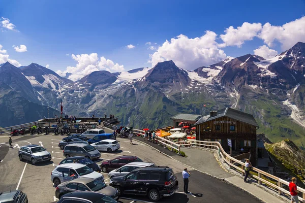 2018 Высокая Альпийская Дорога Гроссглокнера Австрия Тироль Европе Люди Машинах — стоковое фото