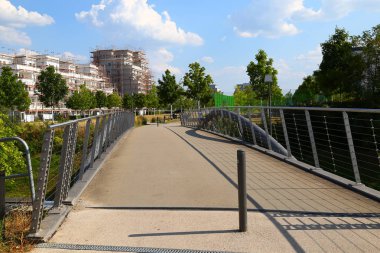 Frankfurt am Main, Almanya, bölge Gallus, Gallusviertel: yeni Avrupa konut çeyrek: modern evler, yüksek binalar, kentsel peyzaj, peyzaj tasarımı. Frankfurt - Almanya iş sermaye yeni binalarda. Modern şehir pla