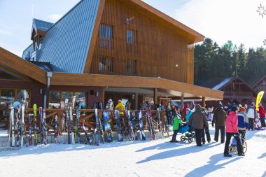 19.01.2016. Tatras dağlar. Slovakya. Ski resort Valcianska Vadisi snowland. Kış spor. Kayak, eğlence, aktif sağlıklı yaşam tarzı, kış eğlence kavramı 