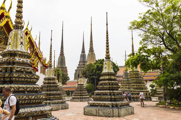 2018 Wat Pho Chrám Ležícího Buddhy Venku Bangkok Thajsko Turisté — Stock fotografie