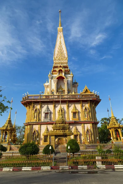 Starověký Chrám Wat Chalong Ostrov Phuket Největší Nejuctívanější Chrám Thajsko — Stock fotografie