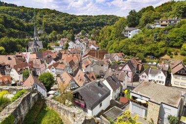 Kale Eppstein görünümünden eski şehir Eppstein, Almanya için: Frankfurt yakınındaki tarihi yarı ahşap kent. Turizm hedef, turistik