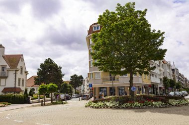 Bir Knokke-Heist tatil beldesi. Belçika. Street City.