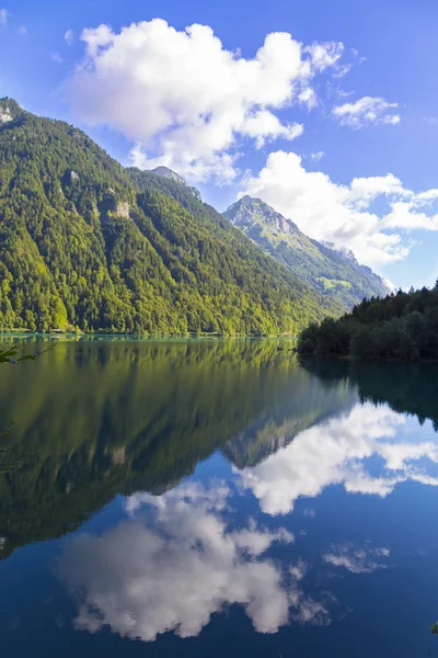 Klontalersee Dağ Gölü. Glarus Kton. İsviçre. — Stok fotoğraf