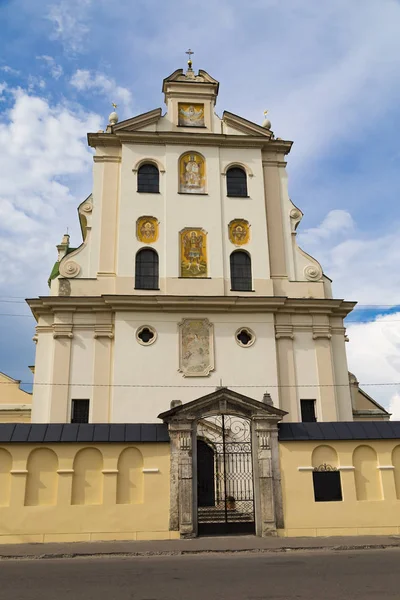 Старий Домініканський монастир. М. Жовква. Україна — стокове фото