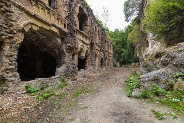 Mistik kalıntılar. Eski fort Tarakanivsky, Rivne bölgesi. Ukrayna