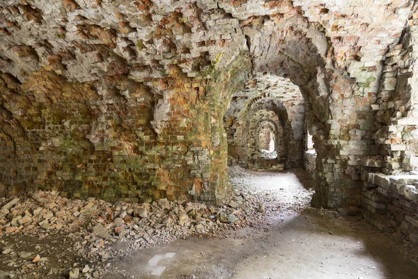 Ruinas místicas. Antiguo fuerte Tarakanivsky, región de Rivne. Ucrania — Foto de Stock