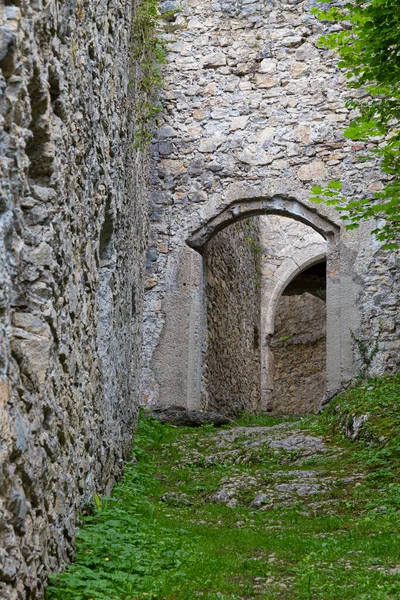Eski Harabe Gallenstein Kalesi Taş Kalenin Dar Girişi Sankt Gallen — Stok fotoğraf