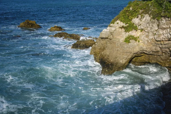 Foto Costa Asturiana Con Rocas Mar Luz Solar —  Fotos de Stock