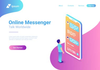 Adam, sohbet mesajları büyük smartphone üzerinde görünüyor. Online messenger kavramı düz 3d izometrik vektör