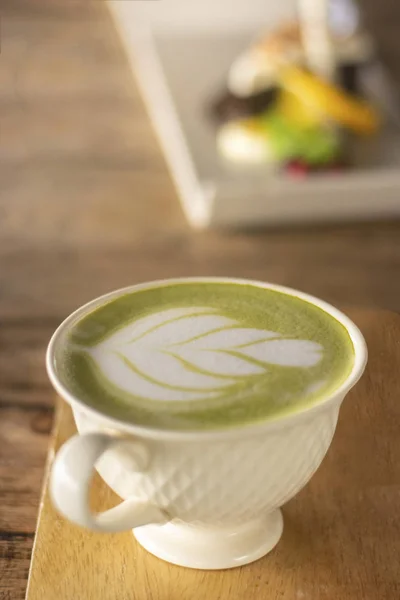 Taza Verde Matcha Latte Sobre Fondo Madera Oscura — Foto de Stock