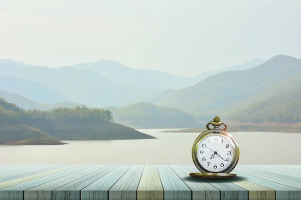 Vieille Montre Poche Sur Plancher Balcon Bois Est Naturel Comme — Photo