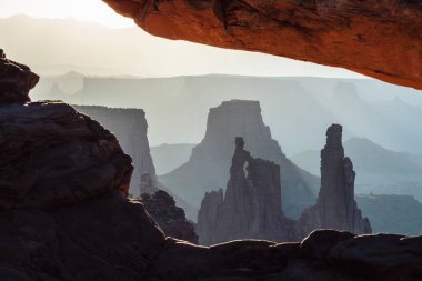 Canyonlands Milli Parkı doğal görünümü, Mesa Arch, Utah, Amerika