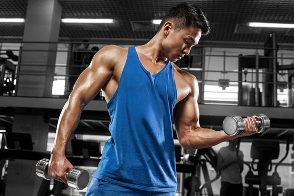 Muscular Man Working Out Gym Doing Exercises Biceps Strong Male — Stock Photo, Image