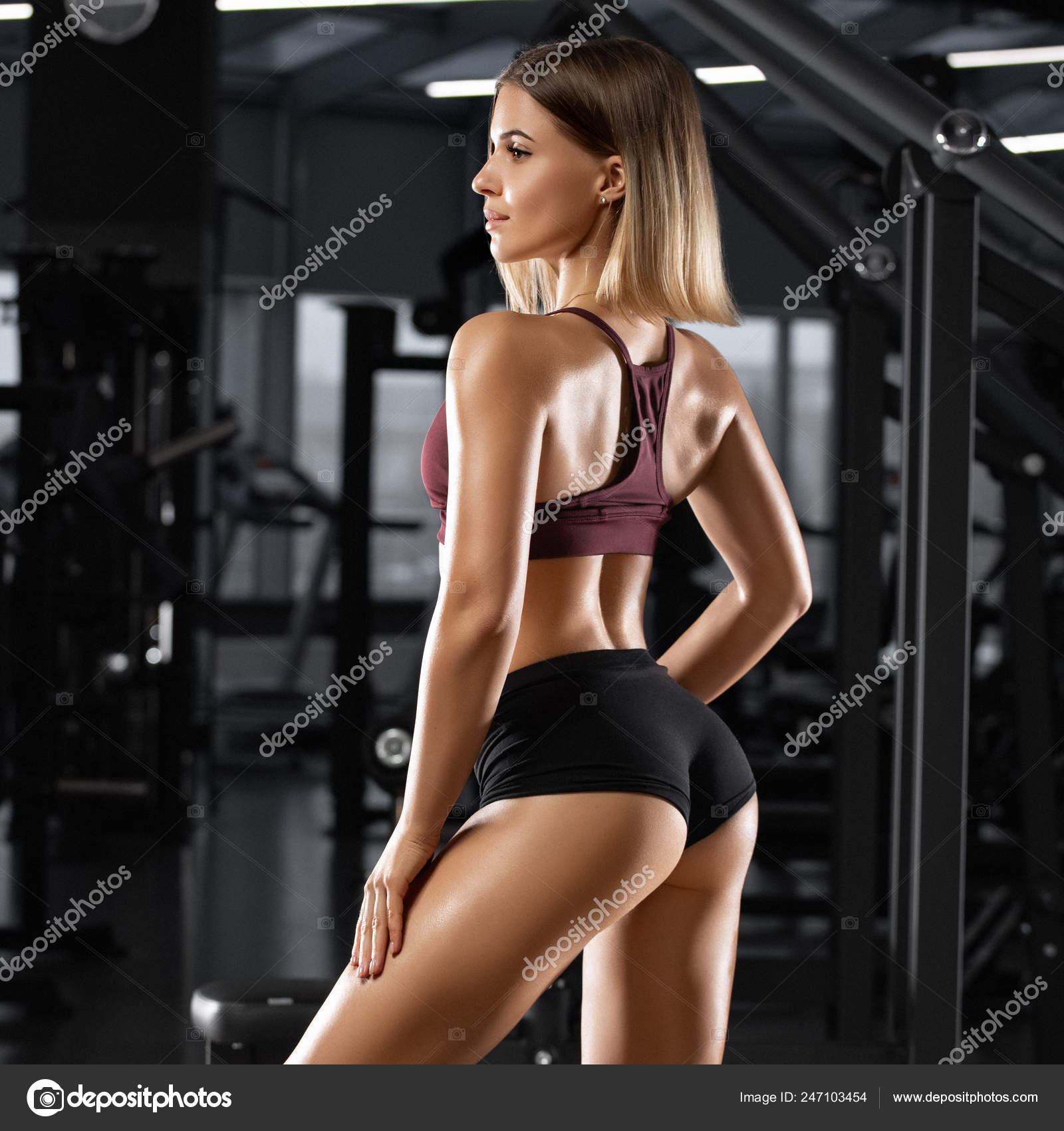 Sexy Athletic Girl Workout Gym Sexy Buttocks Thong Fitness Woman Stock  Photo by ©Nikolas_jkd 247103454