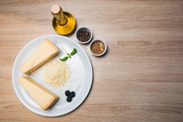 Parmigiano Olio Oliva Spezie — Foto Stock