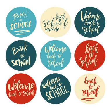 Tipografi Set - Vintage tarzı Satılık tasarım Düzen yazı okula dönüş. Vektör rozetleri, etiket ve logolar için tebrik, kartlar, yazdırır