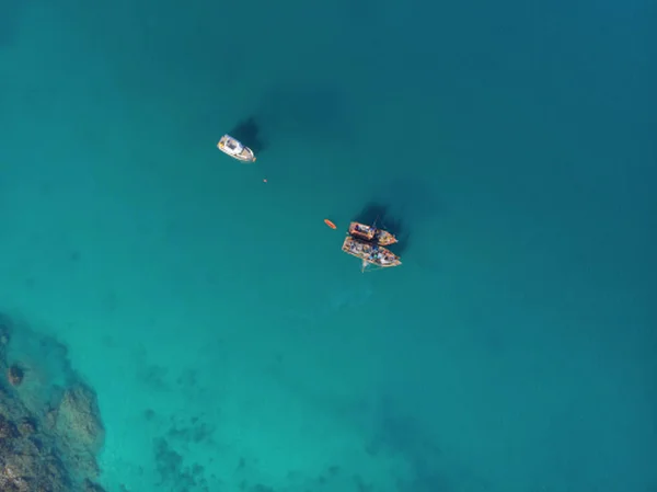 Océano Con Agua Clara Barcos Desde Arriba — Foto de Stock