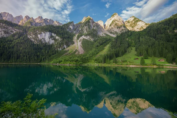 Vista Aérea Lago Alpino Nas Montanhas — Fotografia de Stock