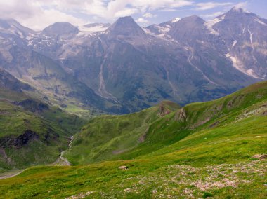 Alp dağlarının muhteşem hava manzarası 